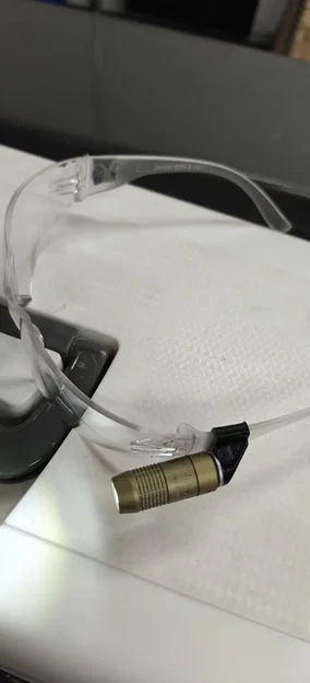 Ngàm gắn đèn Olight lên kính bảo hộ - Image 1