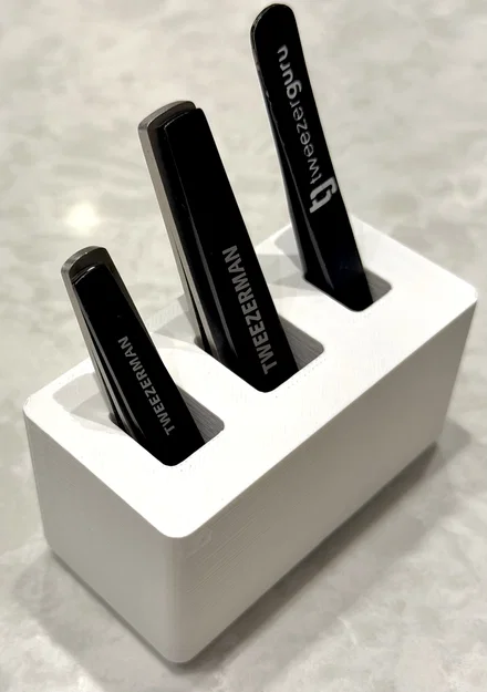 Khay Gridfinity 1x2 Đựng Bấm Móng Tay và Nhíp Tweezerman - Image 1