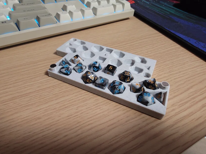 Hộp Đựng Xúc Xắc Chessex Mini-Hedron Cho Magic the Gathering (MTG) - Image 1