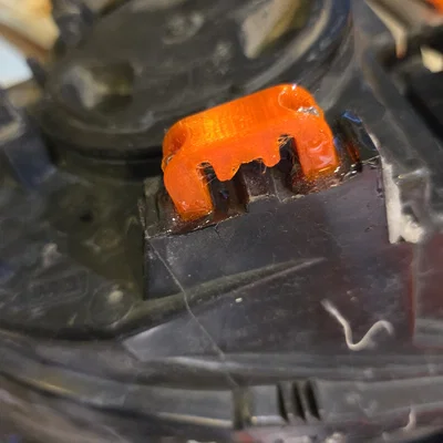 Pát gắn đèn pha cho Volvo XC90 đời đầu