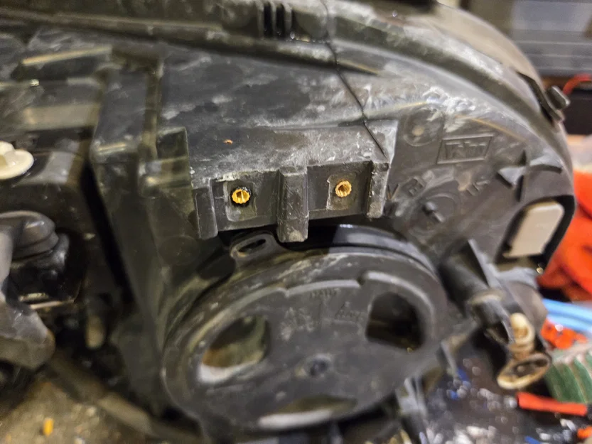 Pát gắn đèn pha cho Volvo XC90 đời đầu - Image 2