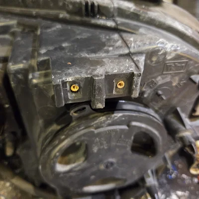 Pát gắn đèn pha cho Volvo XC90 đời đầu