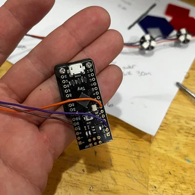 Đế gắn bo mạch phát triển ATTINY88 nhỏ gọn, tiện lợi