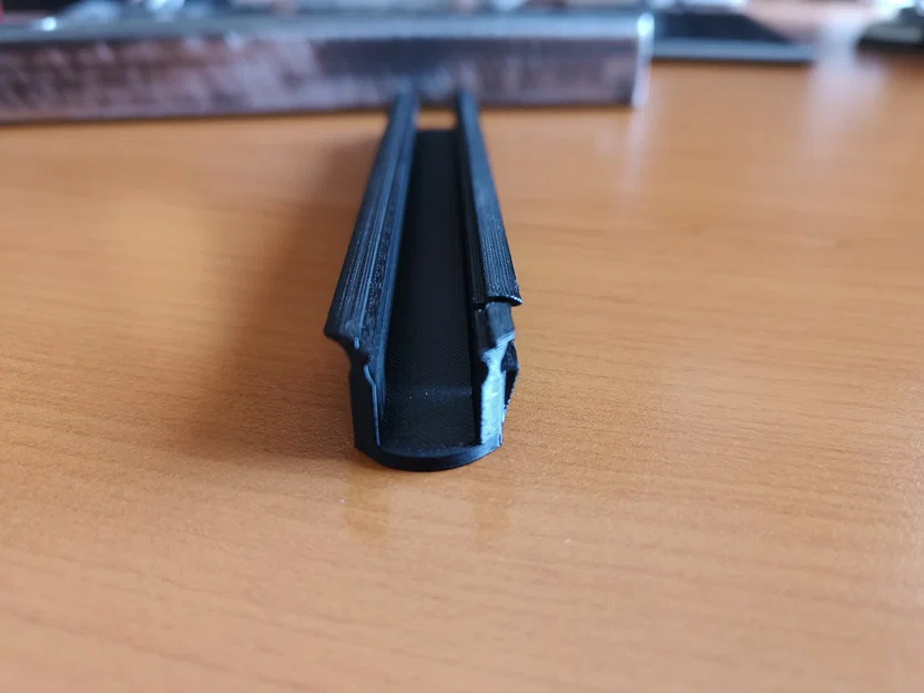 Giá đỡ dây đèn LED gắn khung kim loại có rãnh tán sáng - Image 3