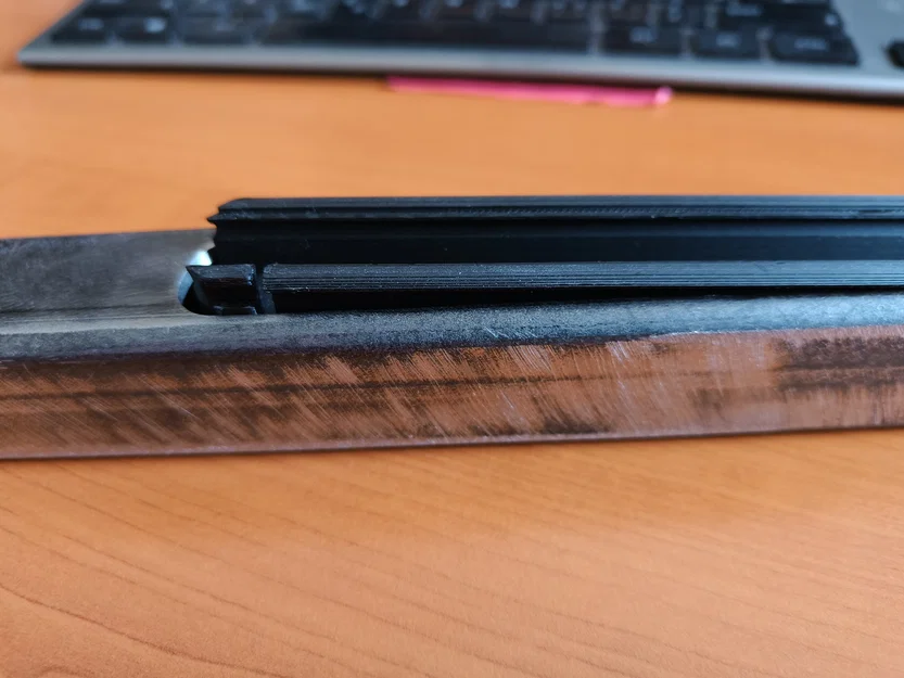 Giá đỡ dây đèn LED gắn khung kim loại có rãnh tán sáng - Image 4