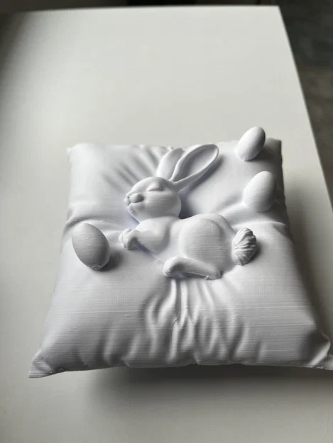 Mô hình thỏ Phục sinh đang ngủ trên gối - Image 2