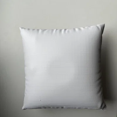 Mô hình thỏ Phục sinh đang ngủ trên gối