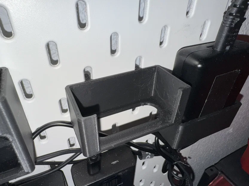 Giá treo bộ sạc Canon LP-E6 cho bảng IKEA SKÅDIS - Image 2