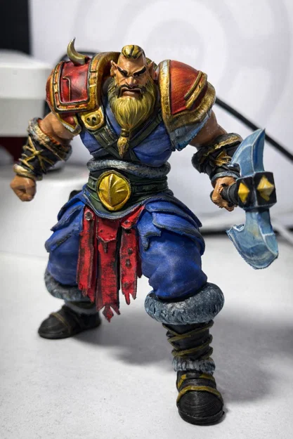 Chiến binh Viking Berserker với cây rìu - Image 1