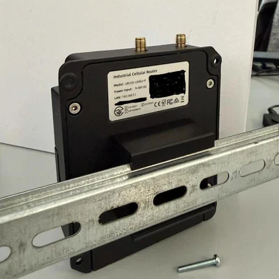 Ngàm gắn DIN rail cho Router công nghiệp Milesight USR325