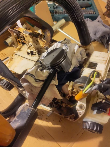 Dụng cụ 3D hỗ trợ tháo chốt piston cho máy cưa Stihl 026 - Image 1