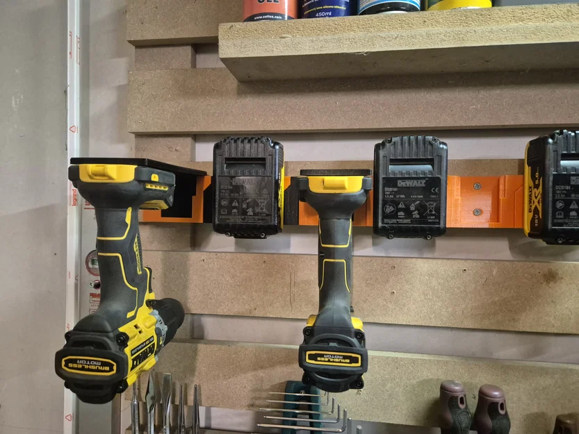 Giá đỡ pin Dewalt đa năng (có tích hợp giá treo máy khoan) - Image 1