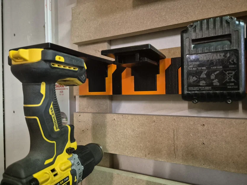 Giá đỡ pin Dewalt đa năng (có tích hợp giá treo máy khoan) - Image 7