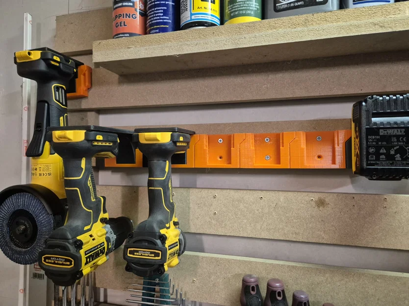 Giá đỡ pin Dewalt đa năng (có tích hợp giá treo máy khoan) - Image 9