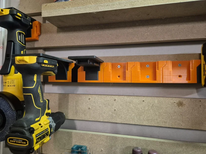 Giá đỡ pin Dewalt đa năng (có tích hợp giá treo máy khoan) - Image 10