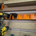 Giá đỡ pin Dewalt đa năng (có tích hợp giá treo máy khoan) - Thumbnail 10