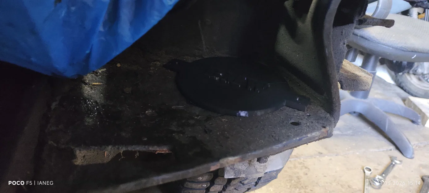 Nắp che trang trí logo BMW E32 thiết kế 3D chuyên dụng - Image 4