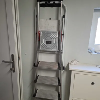 Giá treo tường kết hợp cho thang Hailo và thang gấp