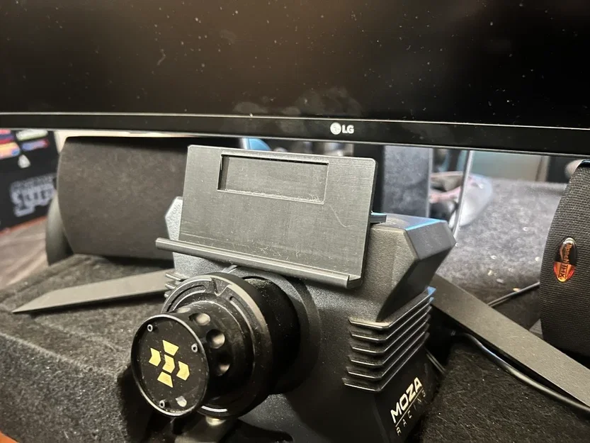 Giá đỡ máy tính bảng cho đế vô lăng MOZA R5 (Sim Racing Mount) - Image 1