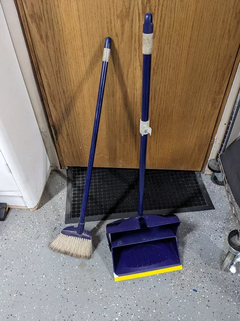 Sửa chữa/Thay thế lưỡi hốt rác Rubbermaid - Image 1