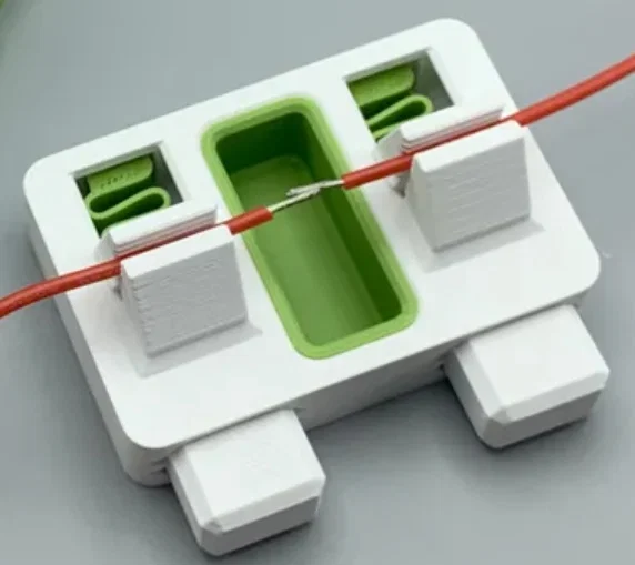 Trạm hỗ trợ hàn dây điện in 3D tiện lợi với khay chứa xỉ - Image 1