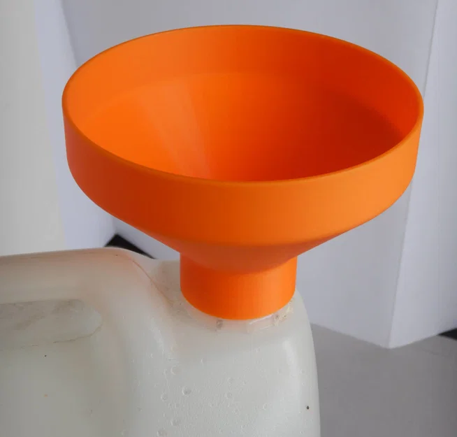 Phễu vặn ren cho can 5 lít - Image 1