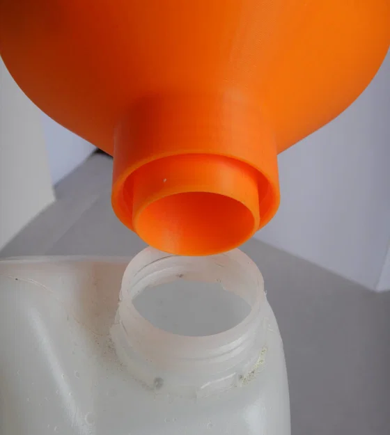 Phễu vặn ren cho can 5 lít - Image 2