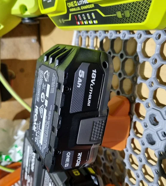 Giá treo pin Ryobi 18V - Hệ thống Multiboard / Multiconnect - Image 1