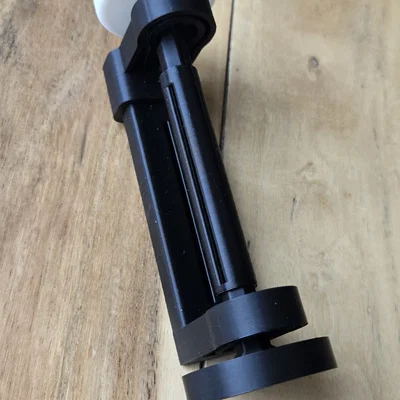 Dụng cụ nặn kem đánh răng