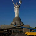 Tượng đài Mẹ Tổ quốc Ukraine (Ukrainian Motherland Monument) - Thumbnail 2