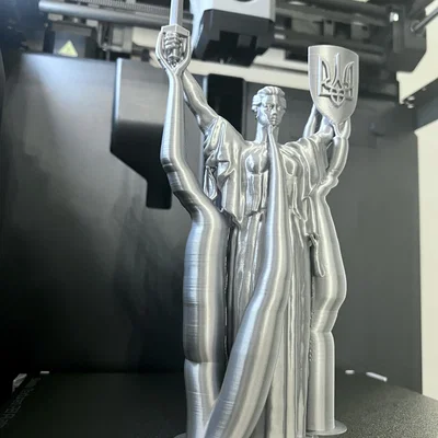 Tượng đài Mẹ Tổ quốc Ukraine (Ukrainian Motherland Monument)