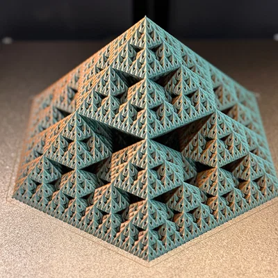 Kim tự tháp Fractal Sierpiński Snowflake - Cấp độ 5 (Vase Mode)