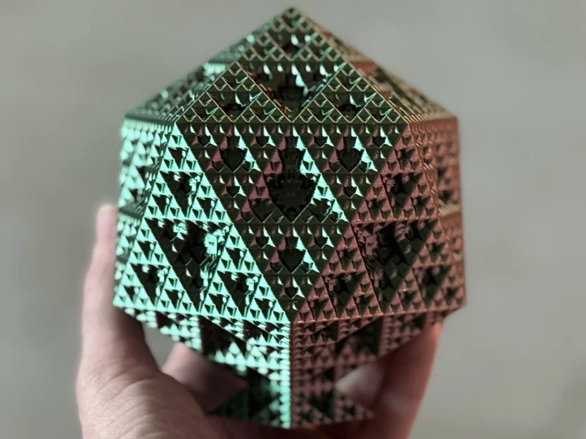 Tác phẩm điêu khắc Fractal Sierpiński Icosahedron - Bậc 4 (Kèm đế - Không cần support!) - Image 1
