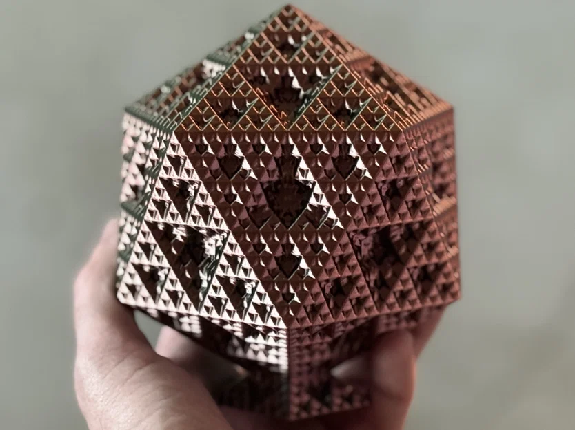 Tác phẩm điêu khắc Fractal Sierpiński Icosahedron - Bậc 4 (Kèm đế - Không cần support!) - Image 3