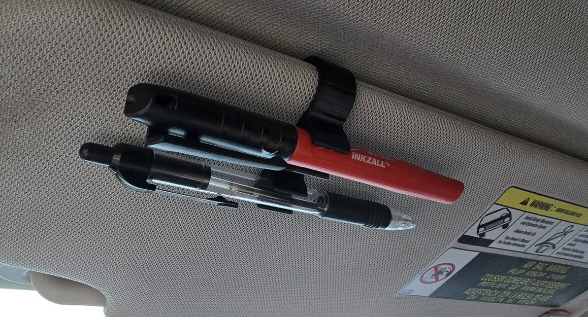 Kẹp cài bút và bút dạ trên tấm chắn nắng ô tô cực tiện lợi - Image 1