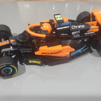 Giá treo hoặc chân đế cho xe đua Lego McLaren Formula 1 (76919)
