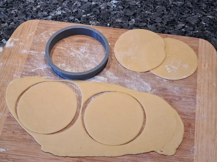 Khuôn cắt bột 10 cm (Pasta Pierogi Cutter) - Dụng cụ nhà bếp 3D - Image 1