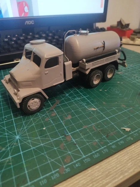 Mô hình xe tải bồn V3S cổ điển (3D Printed Model) - Image 1