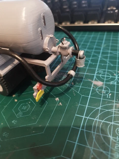 Mô hình xe tải bồn V3S cổ điển (3D Printed Model) - Image 13