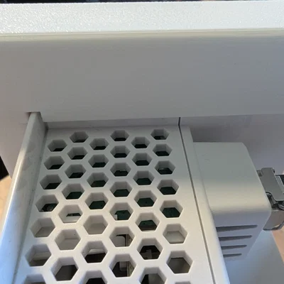 Giá treo tường cho Fritz!Box 5690 Pro