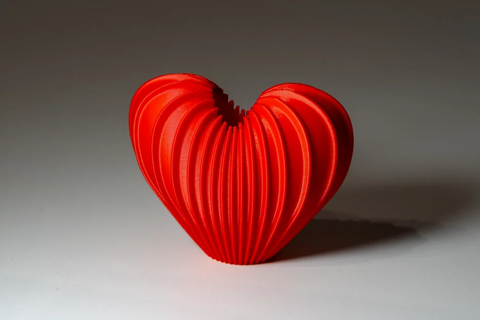 Bình hoa hình trái tim (Heart Vase) - Image 3