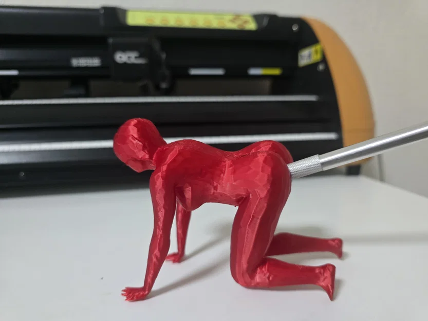 Giá đỡ bút in 3D hình nhân vật độc đáo cho bàn làm việc - Image 1