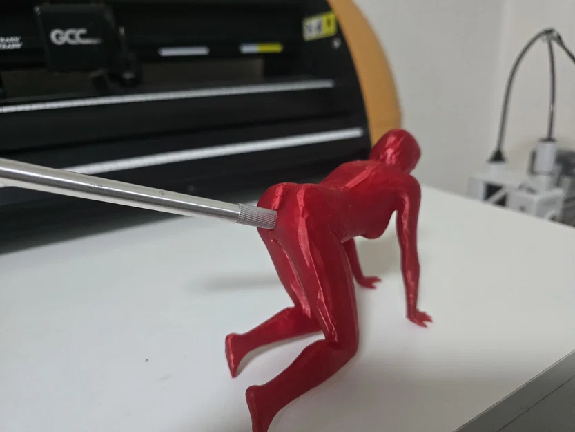 Giá đỡ bút in 3D hình nhân vật độc đáo cho bàn làm việc - Image 2