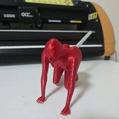 Giá đỡ bút in 3D hình nhân vật độc đáo cho bàn làm việc
