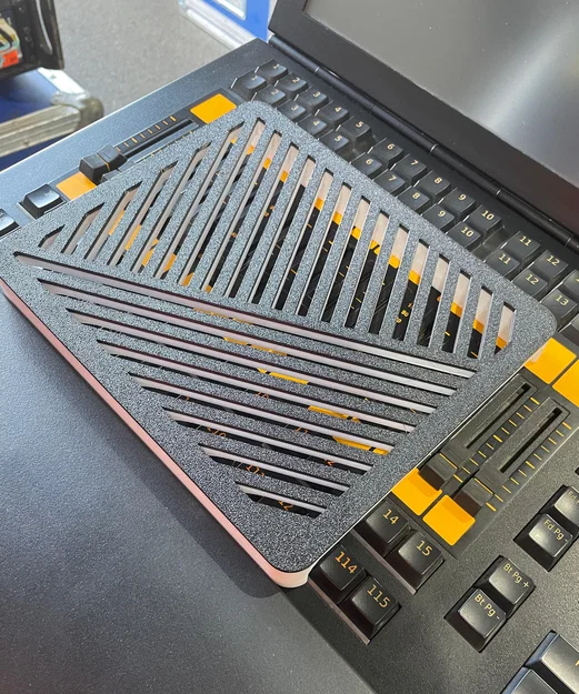 Đế để laptop cho bàn điều khiển grandMA3 - Image 6