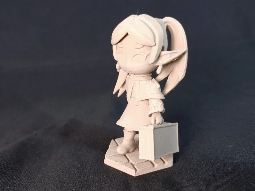 Mô hình Frieren chibi đang dắt hành lý - Image 3