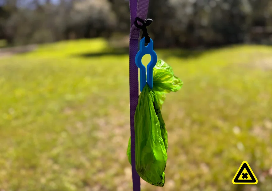 Móc treo túi phân thú cưng (Poop Bag Holder) - Tiện ích dắt chó đi dạo - Image 2