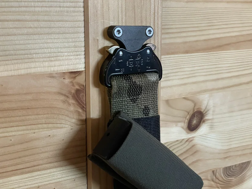 Móc treo khóa Cobra Buckle - Image 1