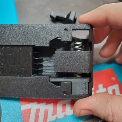 Bộ chuyển đổi pin Hercules 20v sang máy Milwaukee M18