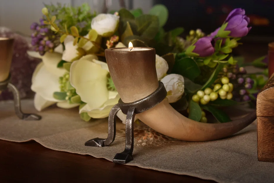 Đế nến trang trí hình sừng Skyrim - Image 1